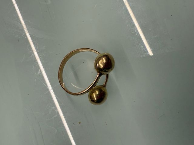 Anillo de oro antiguo hecho por encargo