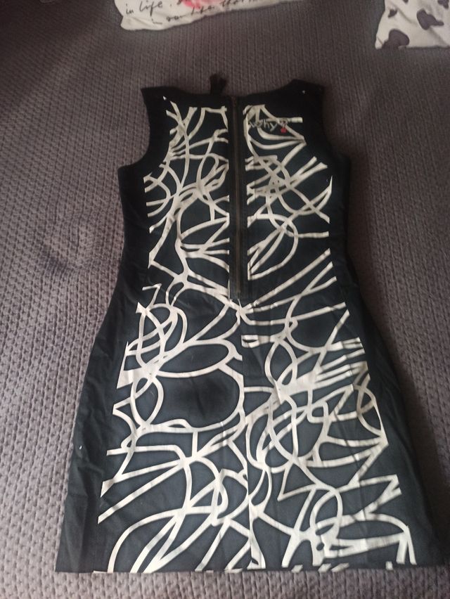 Vestido negro  Marca Desigual