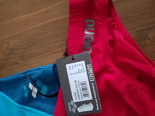 N. 2 Costumi Arena misura 14/15anni