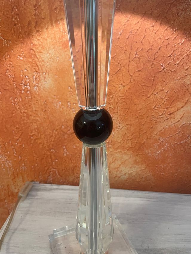 Magnífica lampara de sobre mesa