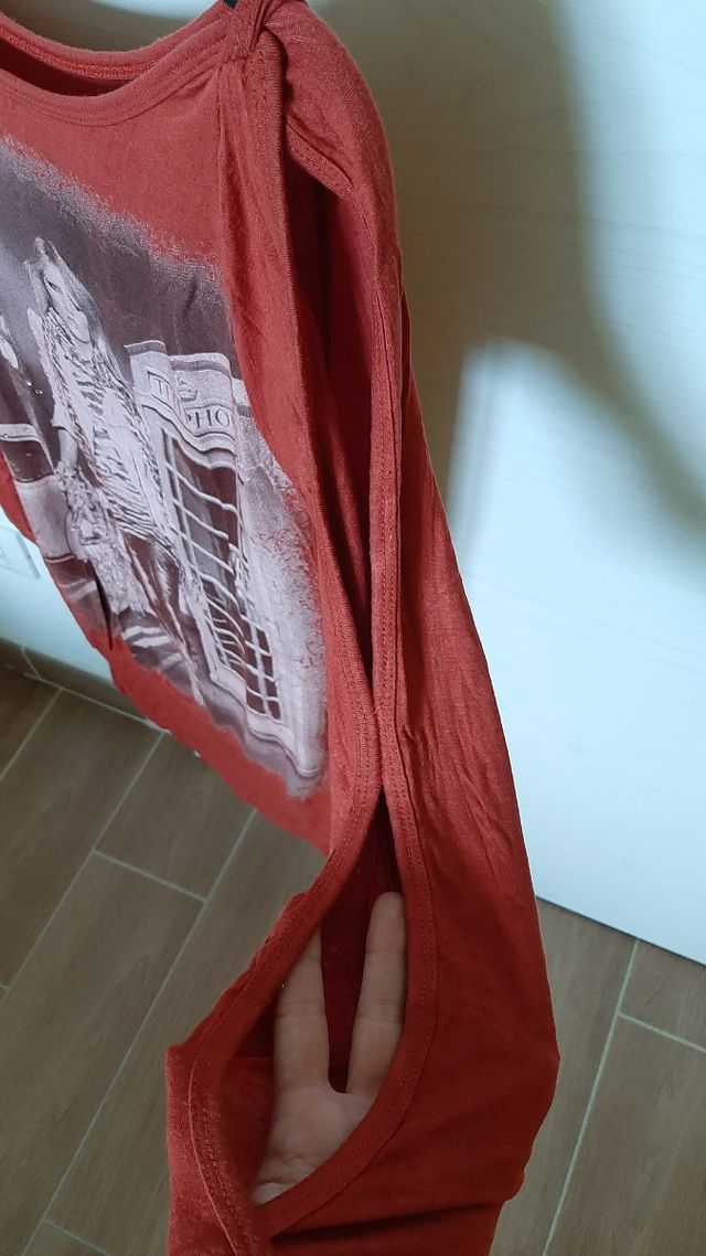 traforata sulle maniche 