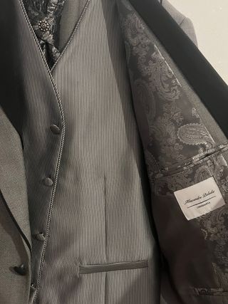Se vende traje de novio 