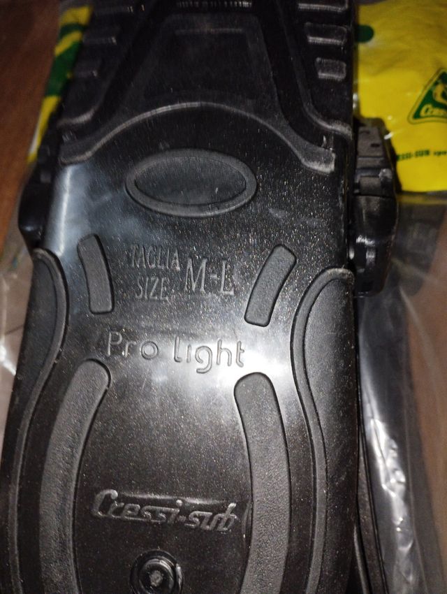 Aletas calzantes, Regulares y botines.