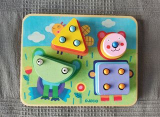 Juego Encajable de madera. Djeco