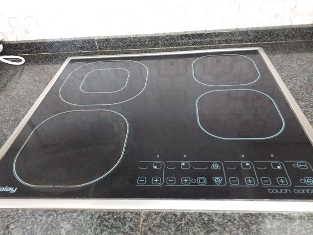 Vitrocerámica marca Balay modelo Touch Control Cer