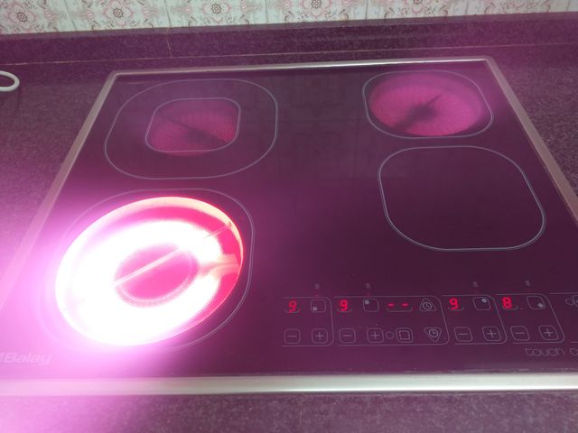 Vitrocerámica marca Balay modelo Touch Control Cer