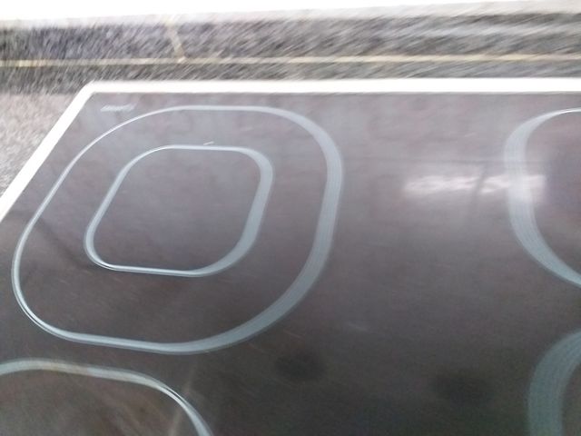 Vitrocerámica marca Balay modelo Touch Control Cer