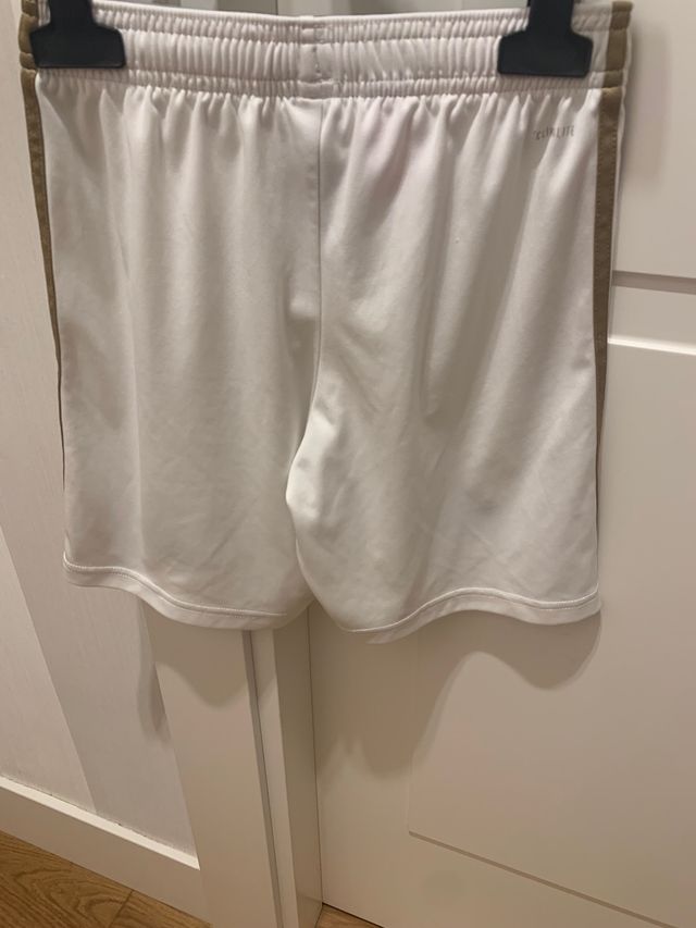 Pantalón corto fútbol equipación REAL MADRID