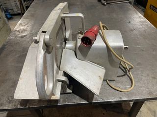 Máquina para cortar pescado congelado!!