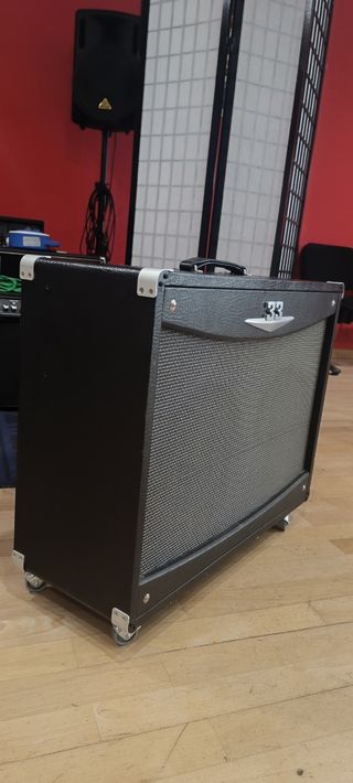 Amplificador valvular Crate 33V 212