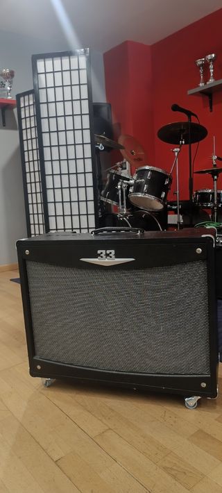 Amplificador valvular Crate 33V 212