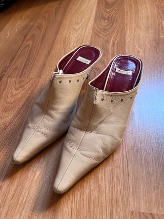 Zuecos beige