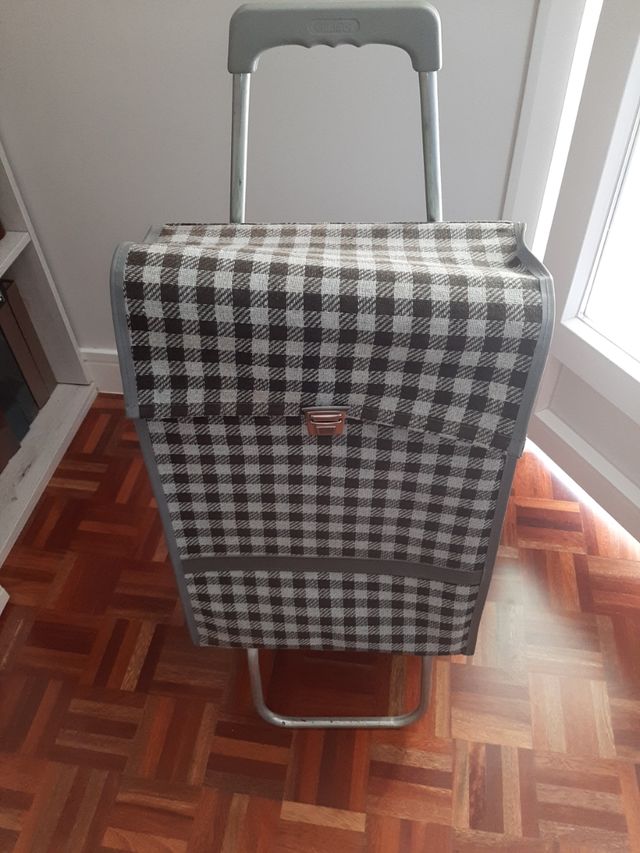 Carro de compra.En Burgos capital , solo está sema