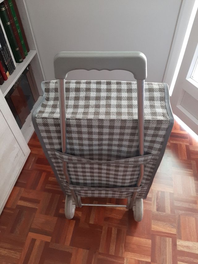 Carro de compra.En Burgos capital , solo está sema