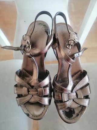 sandalias 37  - 38 oro cuña plataforma