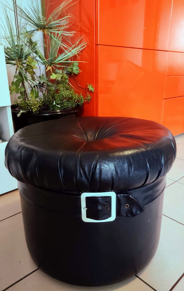 Pouf vintage in ecopelle nera  (Puff,Pouf)