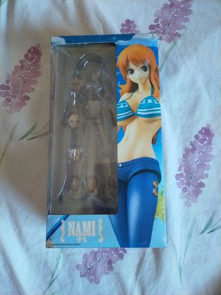 Caja con accesorios FIGMA NAMI 🧡