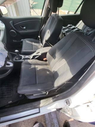 DESPIECE RENAULT MEGANE 1.6 GASOLINA AÑO 2010