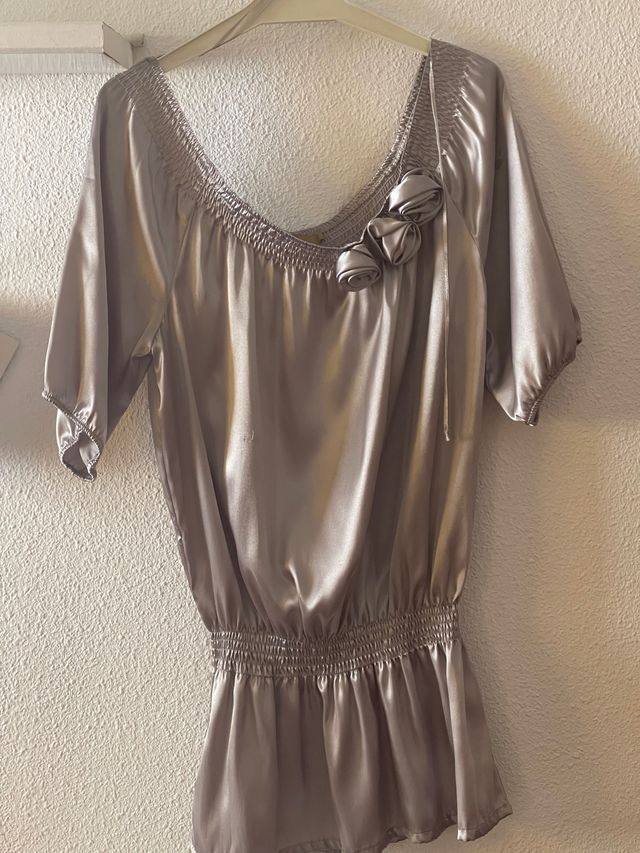 Camisa gris, perla Mujer