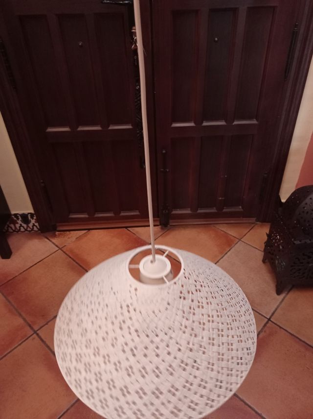 lampara blanca metal rejilla