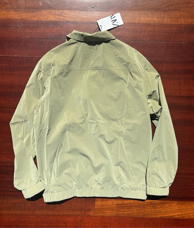 Chaqueta de nylon de Zara