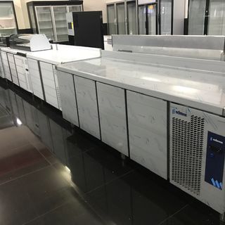 Mesa Fría de 4 puertas