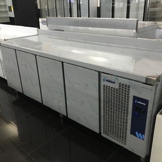 Mesa Fría de 4 puertas