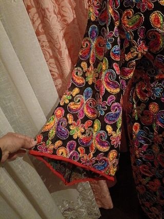 KIMONO NUEVO TALLA L BORDADO NEGRO COLORES