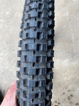 Neumatico Pirelli 2-16 trial