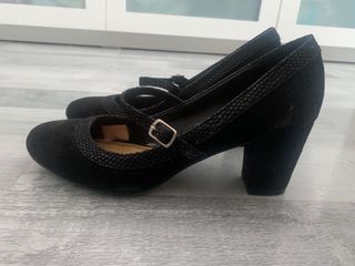 Zapatos negros de tacón