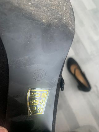 Zapatos negros de tacón