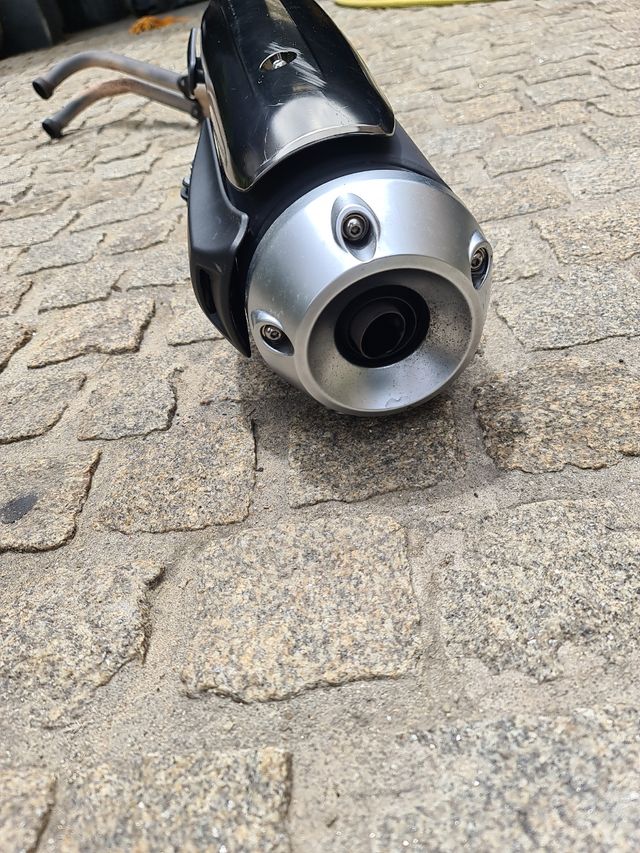 Escape Yamaha Tmax 530