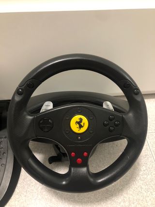 Volante Thrustmaster