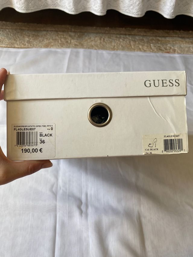 Zapato de tacón Guess