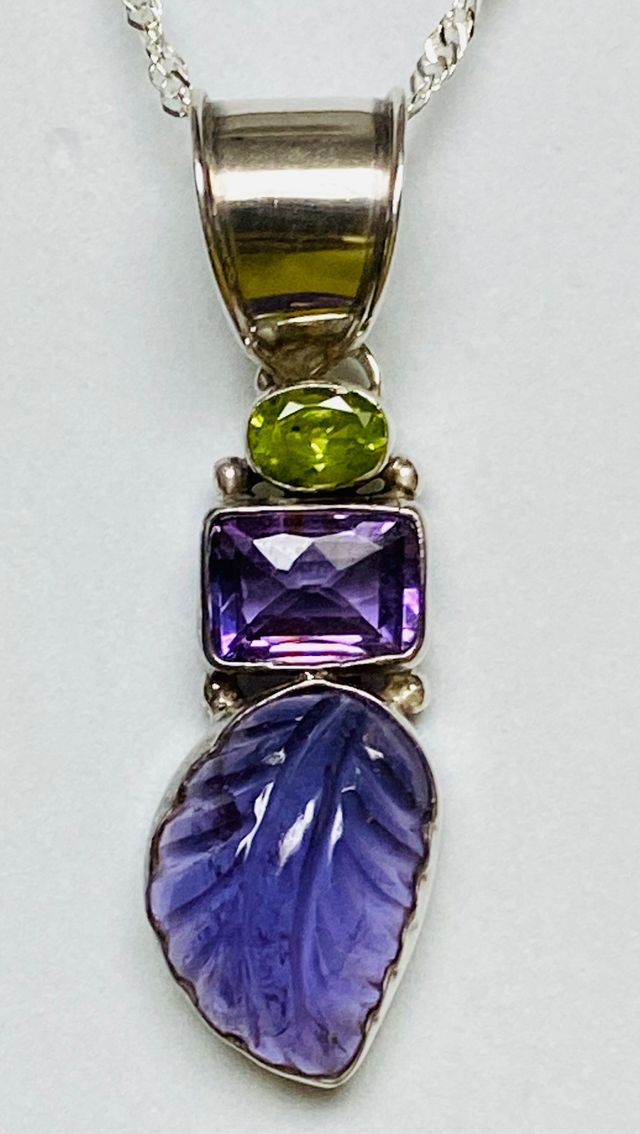 Colgante de amatistas y cadena en plata de ley 925