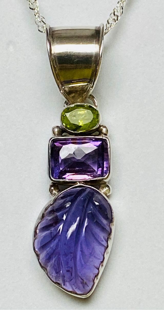 Colgante de amatistas y cadena en plata de ley 925