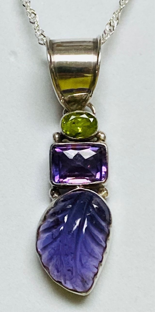 Colgante de amatistas y cadena en plata de ley 925