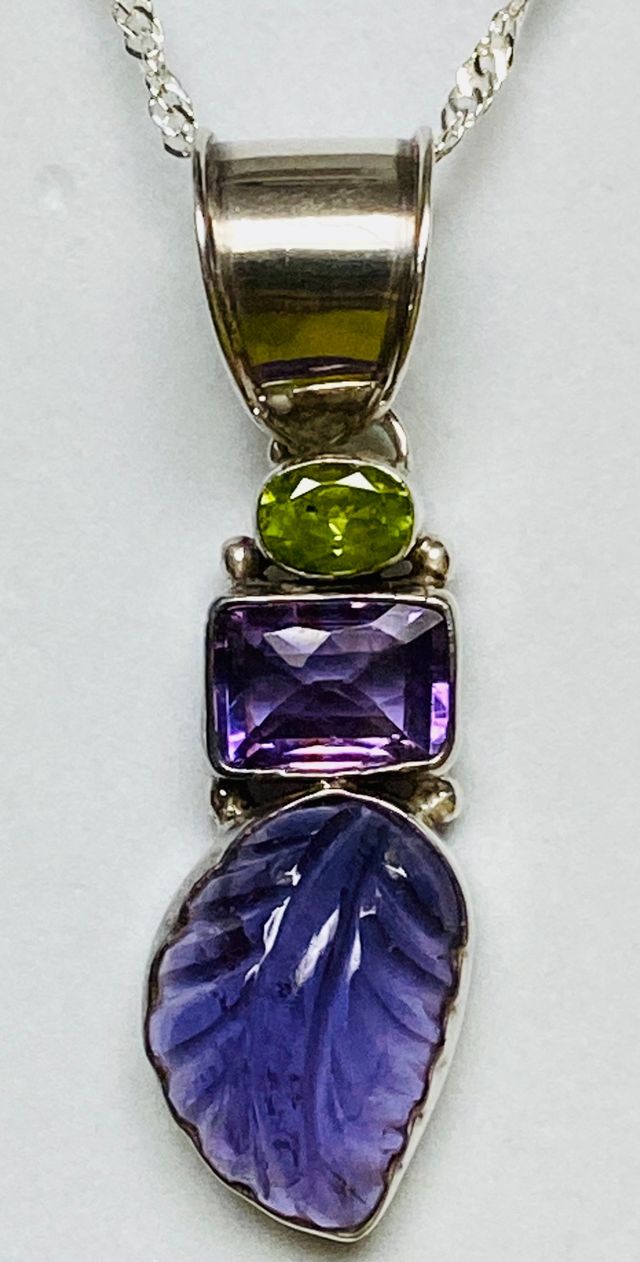Colgante de amatistas y cadena en plata de ley 925