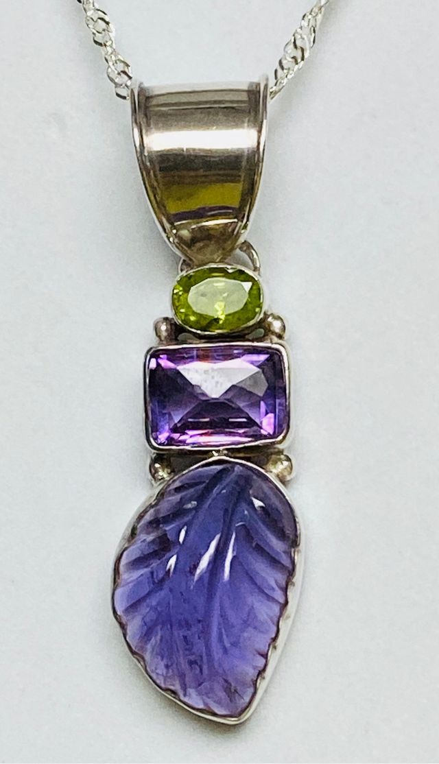 Colgante de amatistas y cadena en plata de ley 925