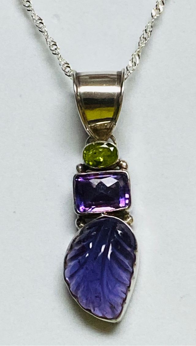 Colgante de amatistas y cadena en plata de ley 925
