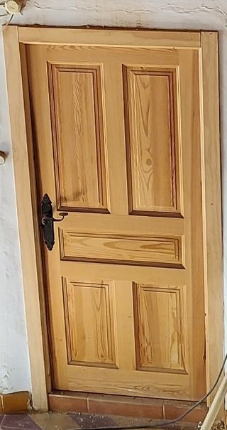 Puerta de MEDIDA ESPECIAL. Madera de pino