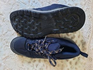 Botas treking Decathlon hombre. NUEVAS