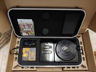 DJ Hero Renegade Edition Jay-Z and Eminem PS3