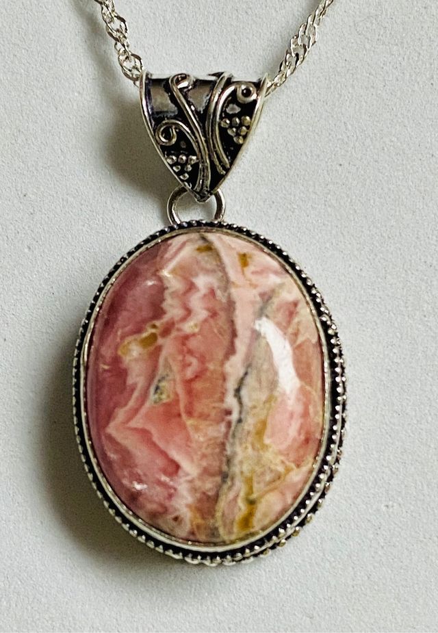 Colgante de rodocrosita y cadena en plata ley 925