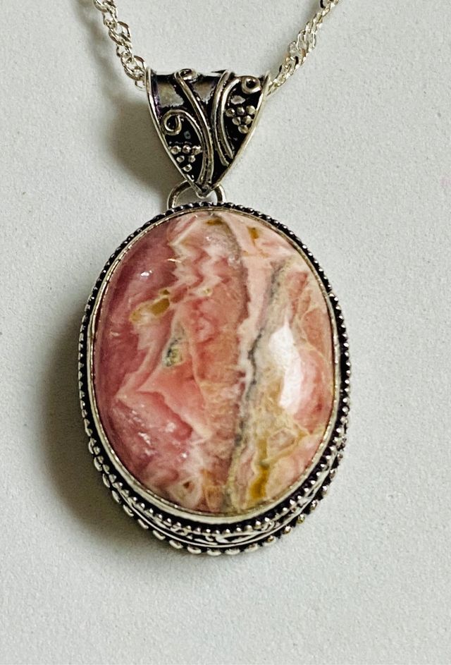 Colgante de rodocrosita y cadena en plata ley 925