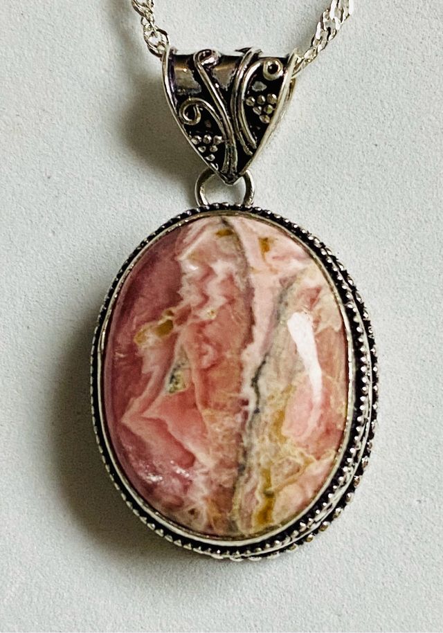 Colgante de rodocrosita y cadena en plata ley 925