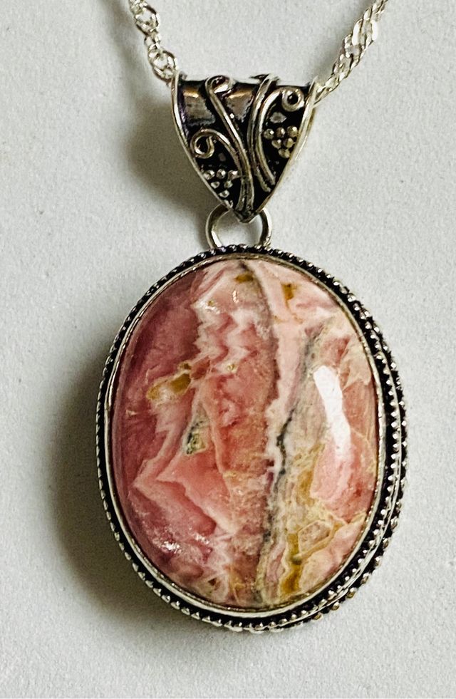 Colgante de rodocrosita y cadena en plata ley 925