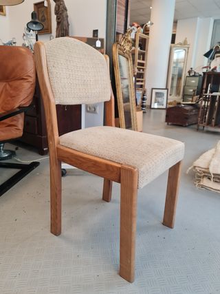 Silla nórdica en haya y tapizada en cheviot