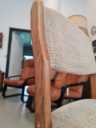 Silla nórdica en haya y tapizada en cheviot