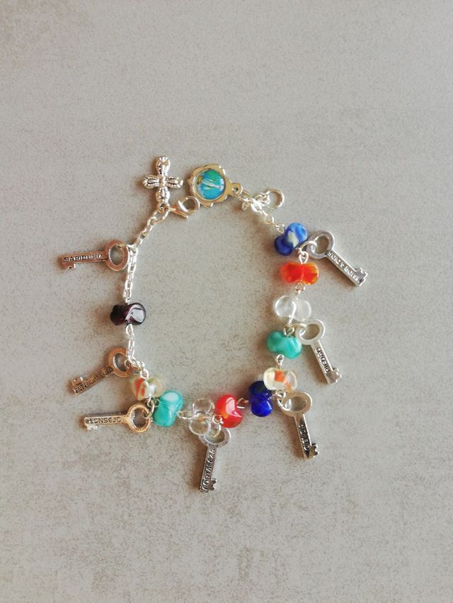Pulsera religiosa